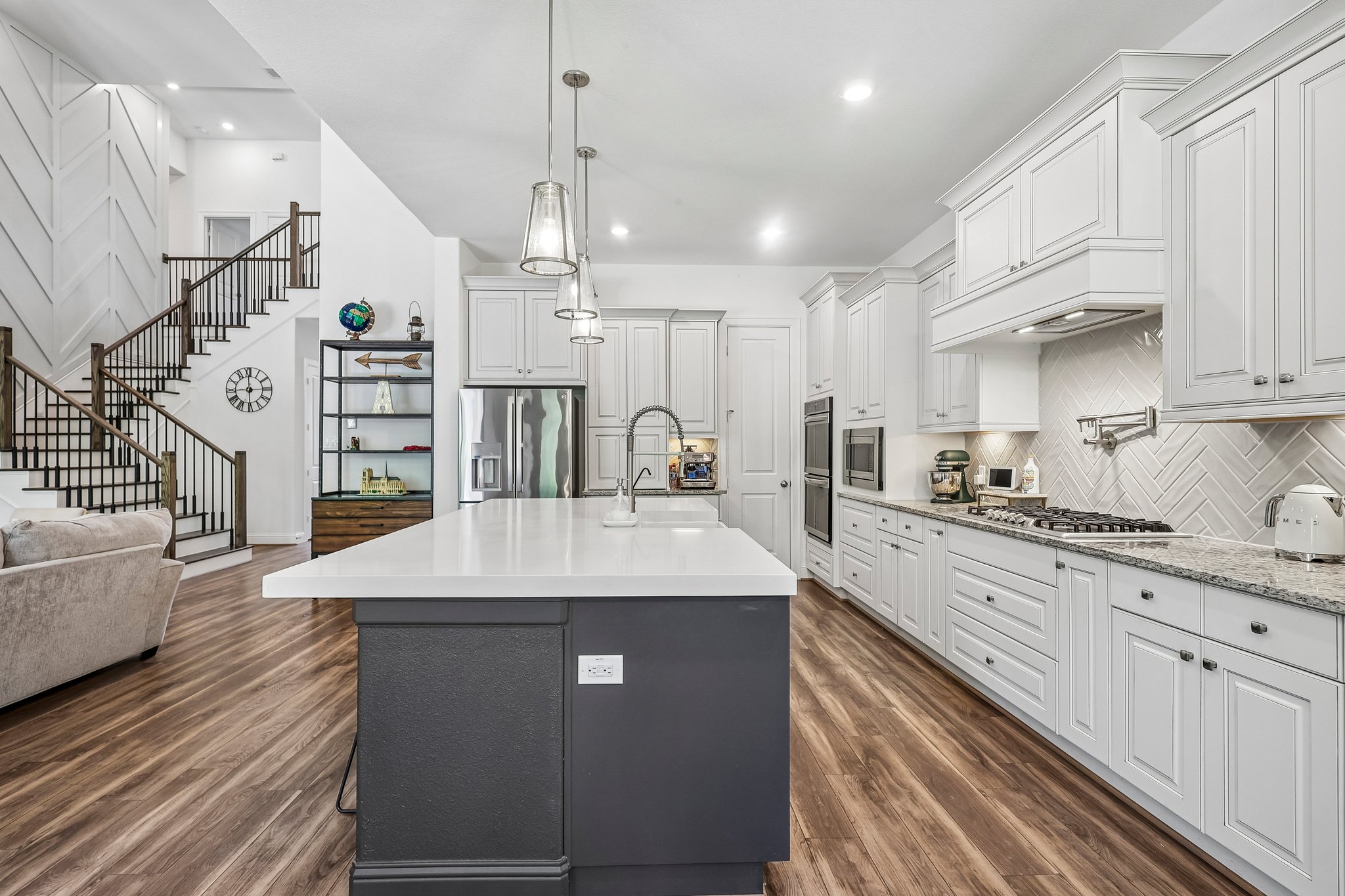 Graystone Hills Dr-S1505-012.jpg