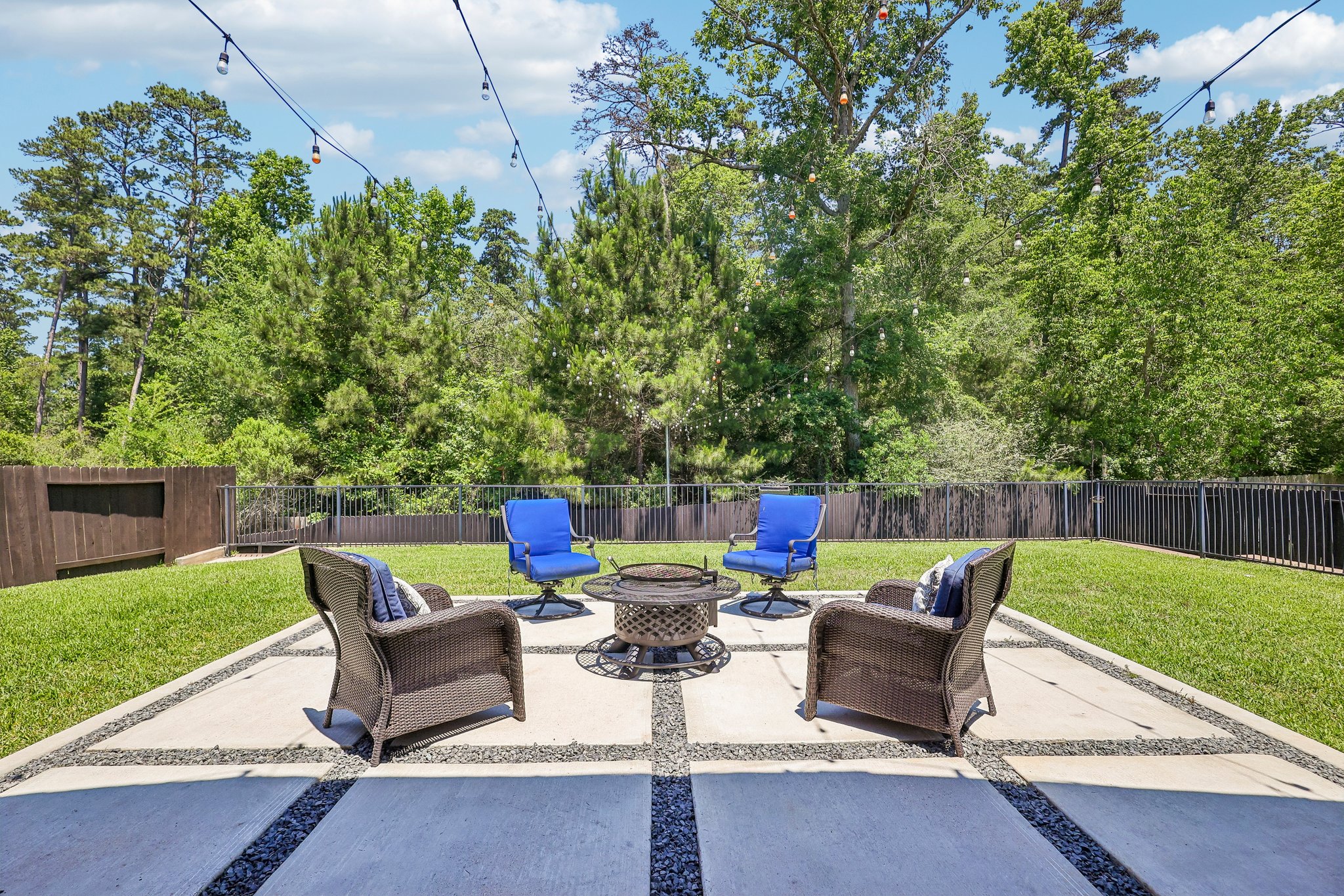 Graystone Hills Dr-S1505-046.jpg