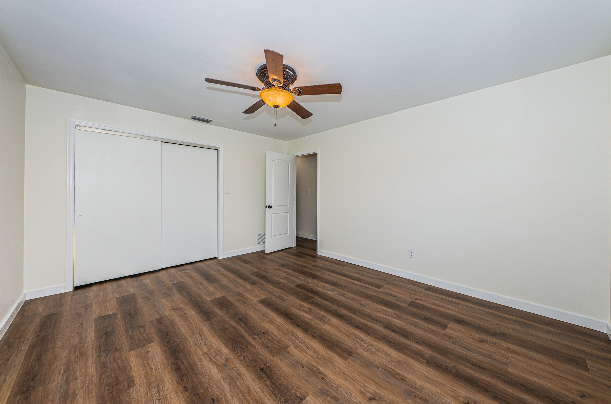 Bedroom1b