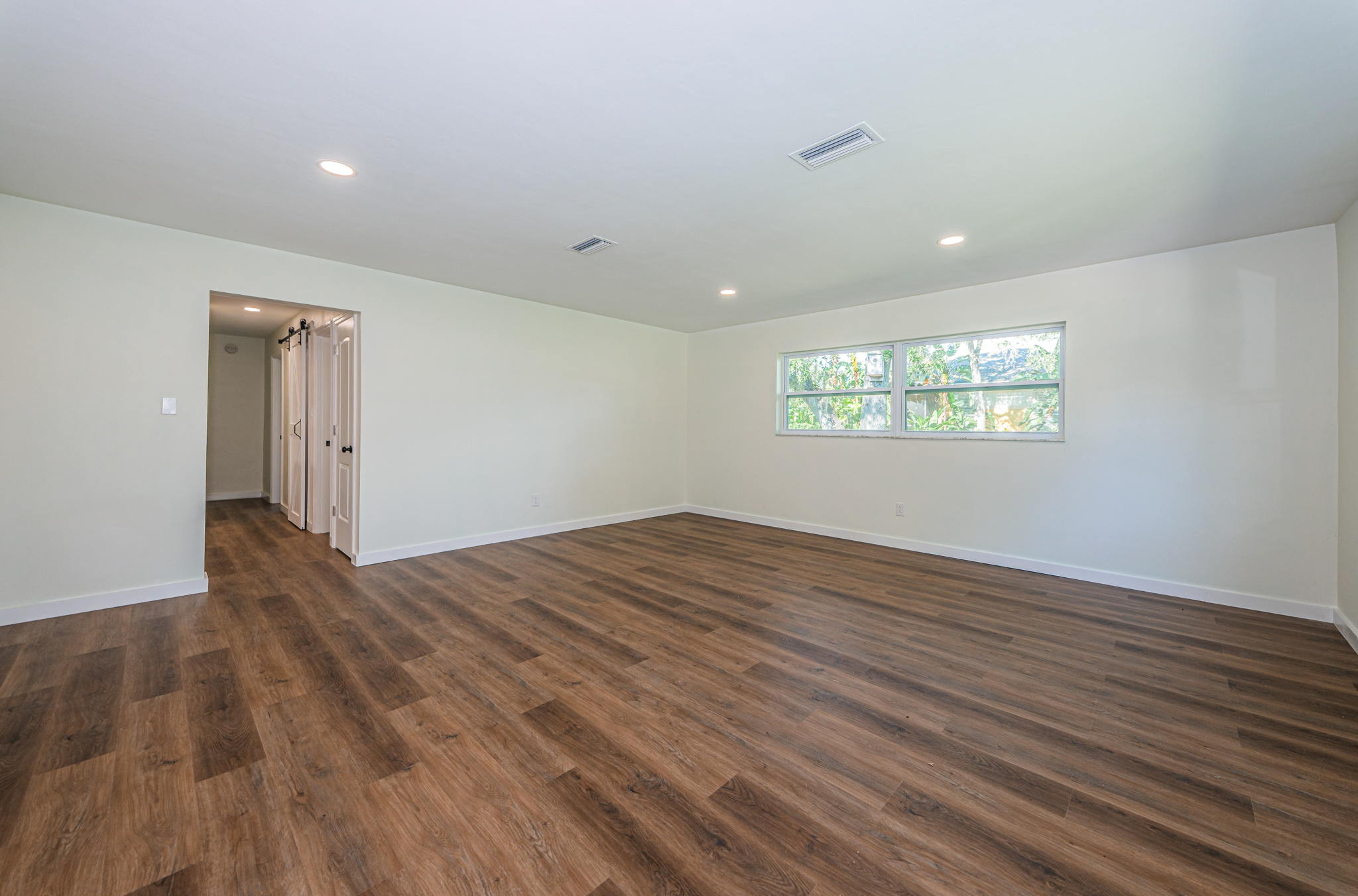 Living Room4-5