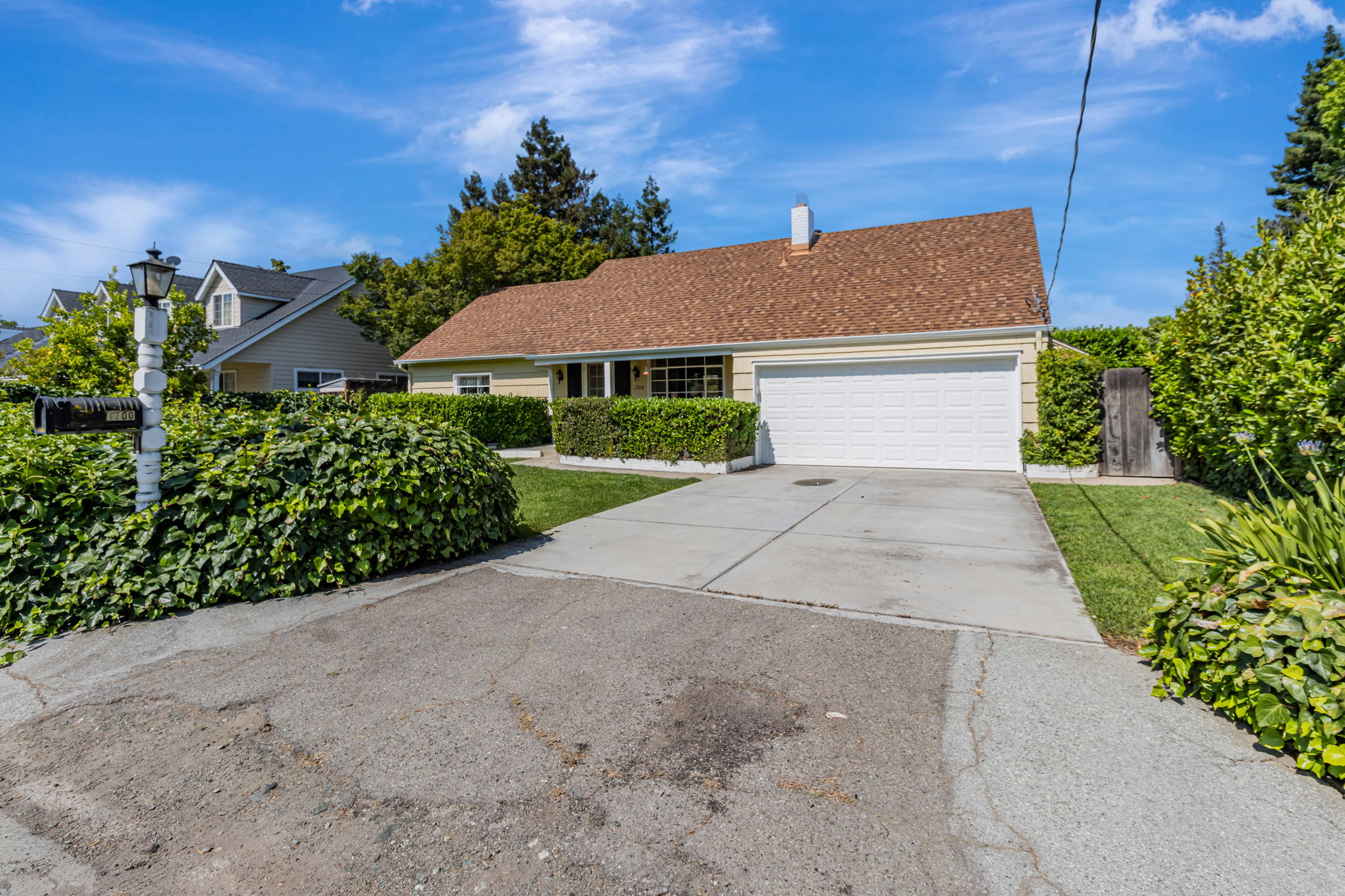003_ 1700 Parkhills Ave  Los Altos