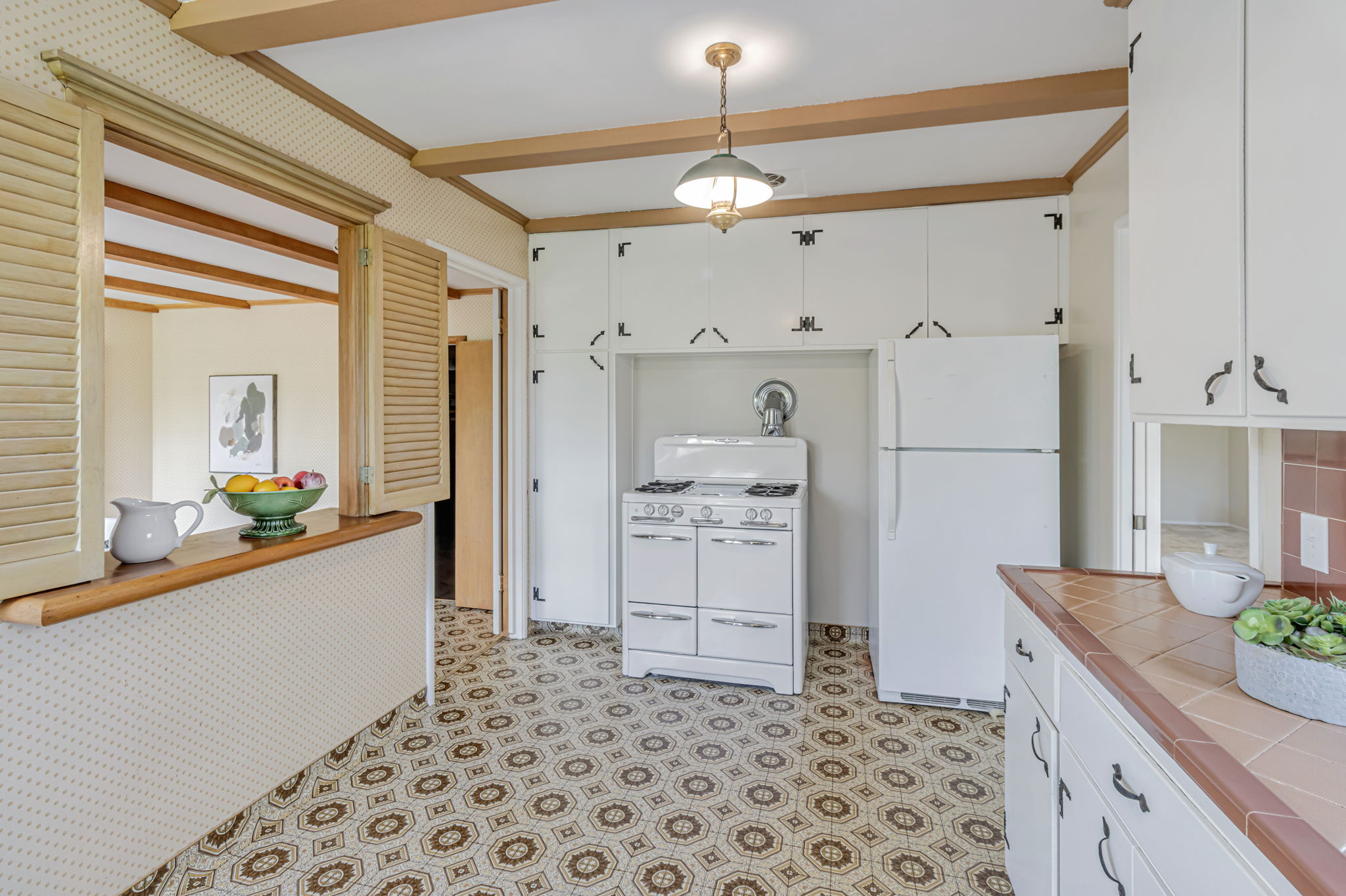 012_ 1700 Parkhills Ave  Los Altos