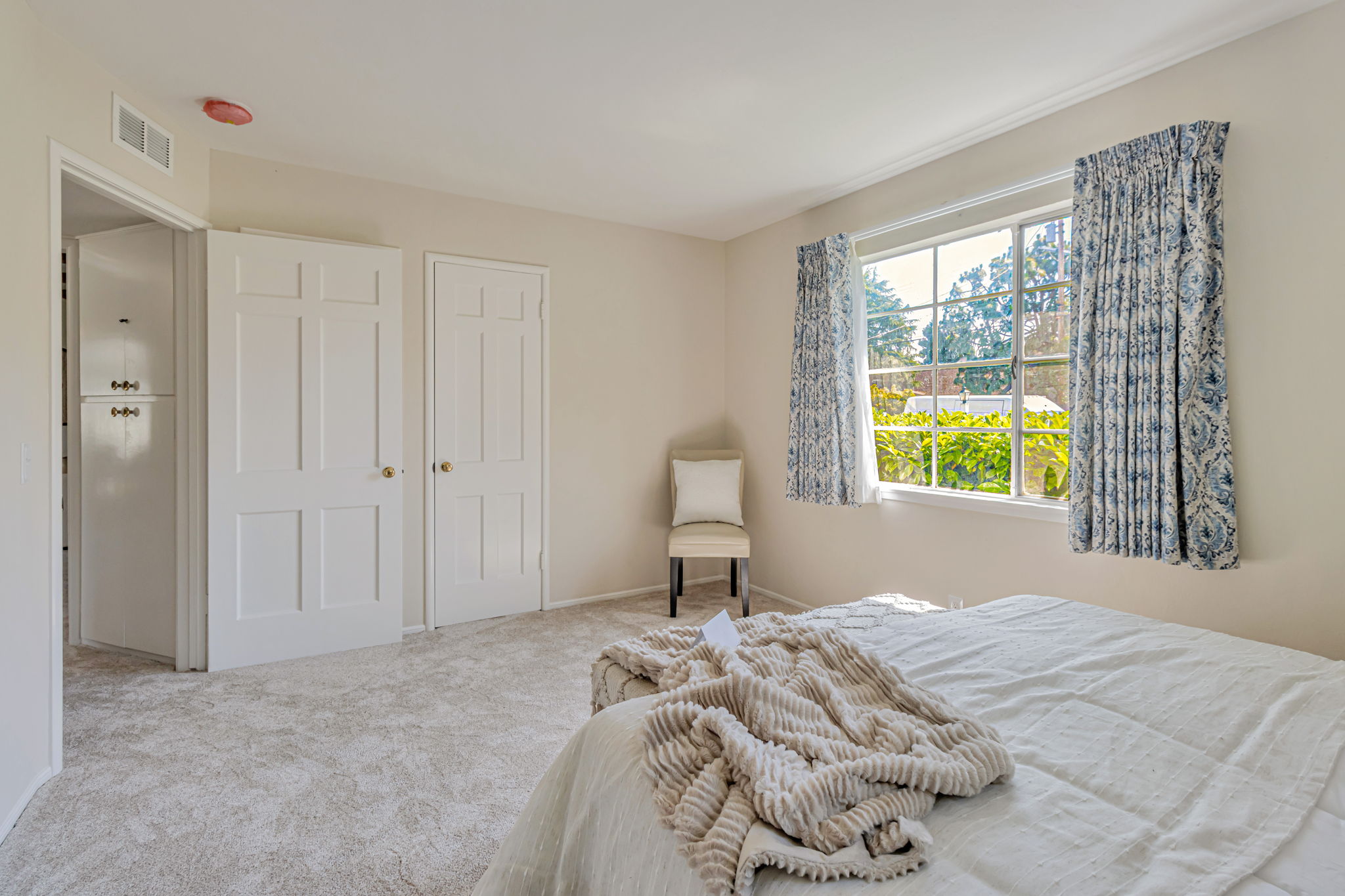 024_ 1700 Parkhills Ave  Los Altos