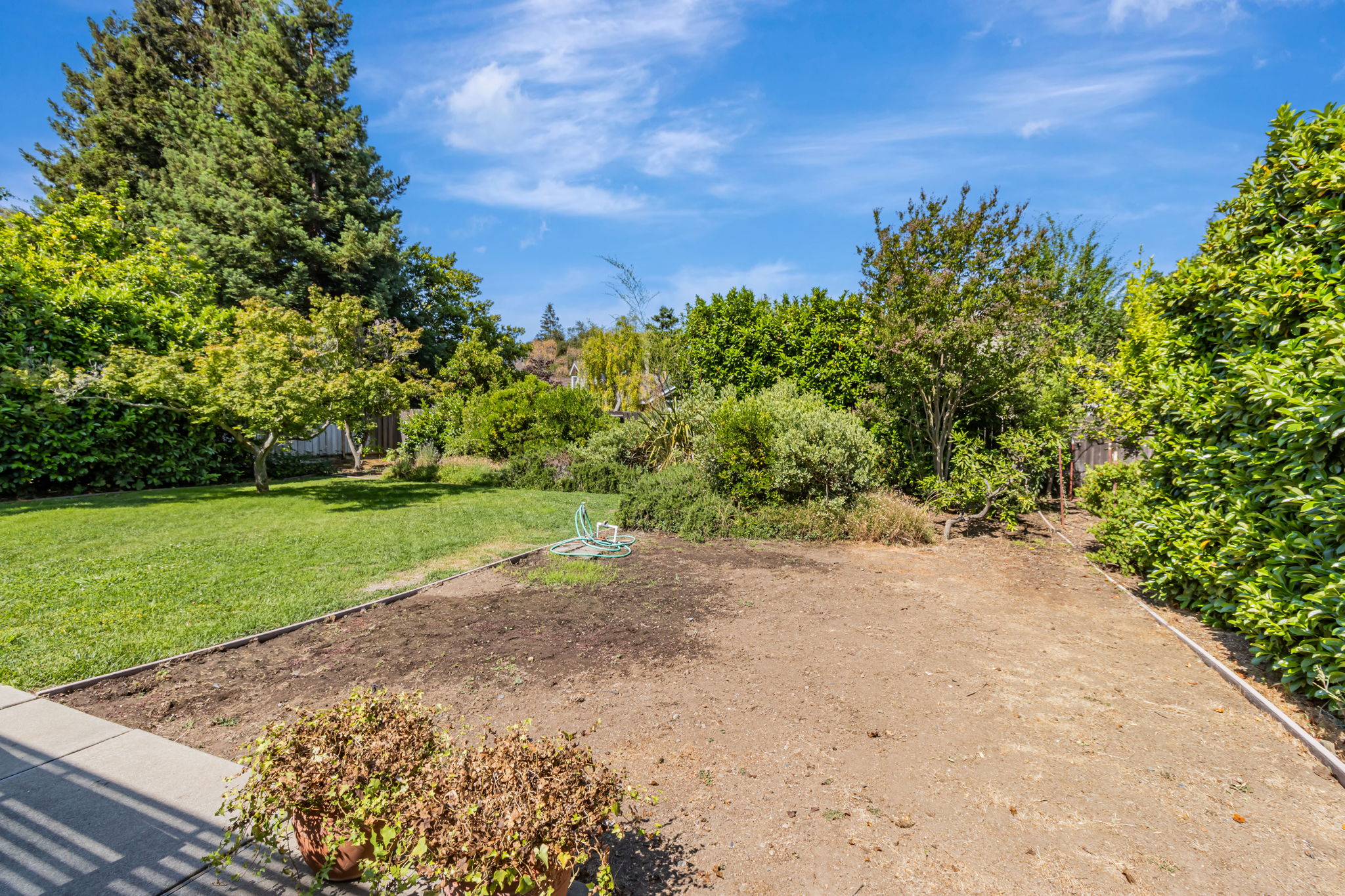 035_ 1700 Parkhills Ave  Los Altos