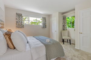 025_ 1700 Parkhills Ave  Los Altos