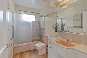 027_ 1700 Parkhills Ave  Los Altos