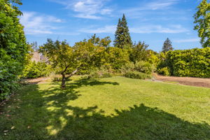 034_ 1700 Parkhills Ave  Los Altos