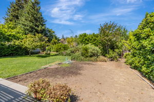 035_ 1700 Parkhills Ave  Los Altos