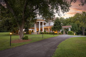 1700 Richardson Dr-3