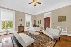 1700 Richardson Dr-23