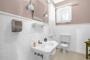 1700 Richardson Dr-28