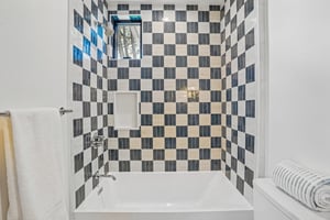 - 17003 Haas Ave-S2106-040.jpg