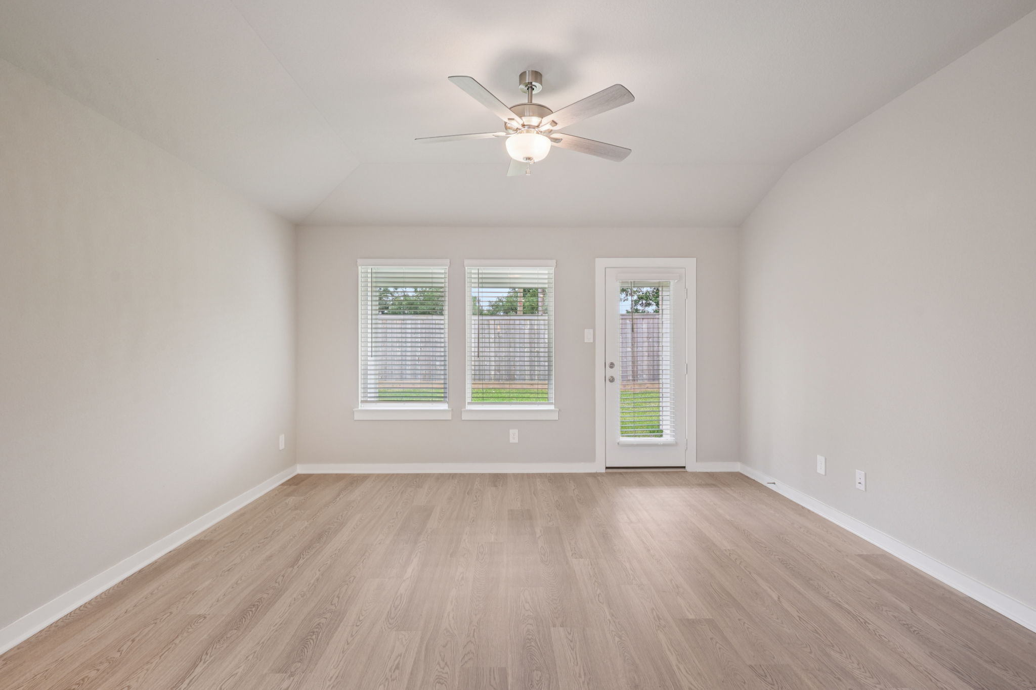 Houston - Mavera - 17004 Juniper Blossom Bend Conroe TX 77302 - 006
