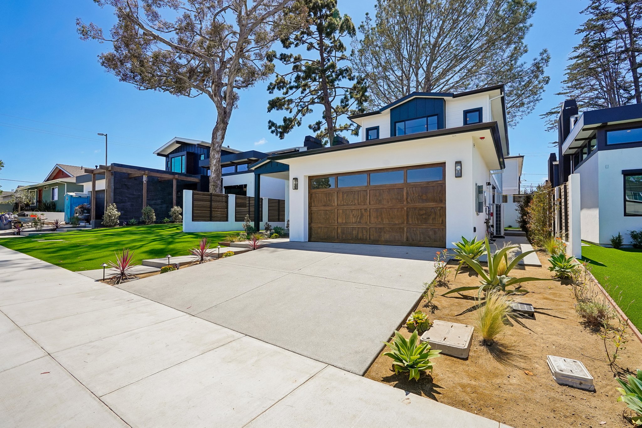 - 17007 Haas Ave-S2206-002.jpg