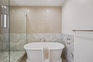 - 17007 Haas Ave-S2206-045.jpg