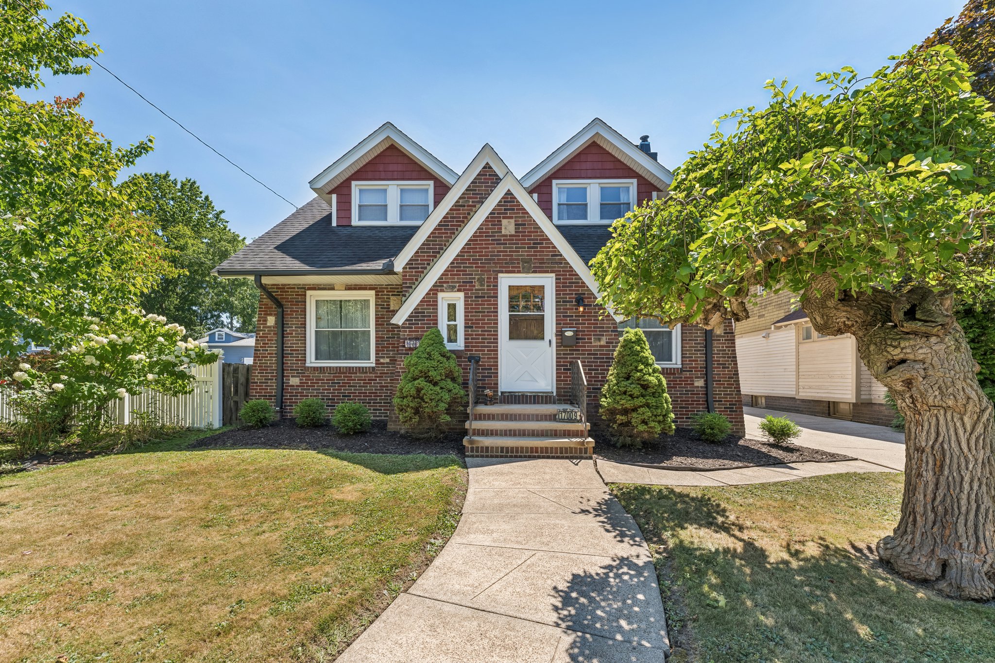 Bradgate Ave-S0508-002.jpg