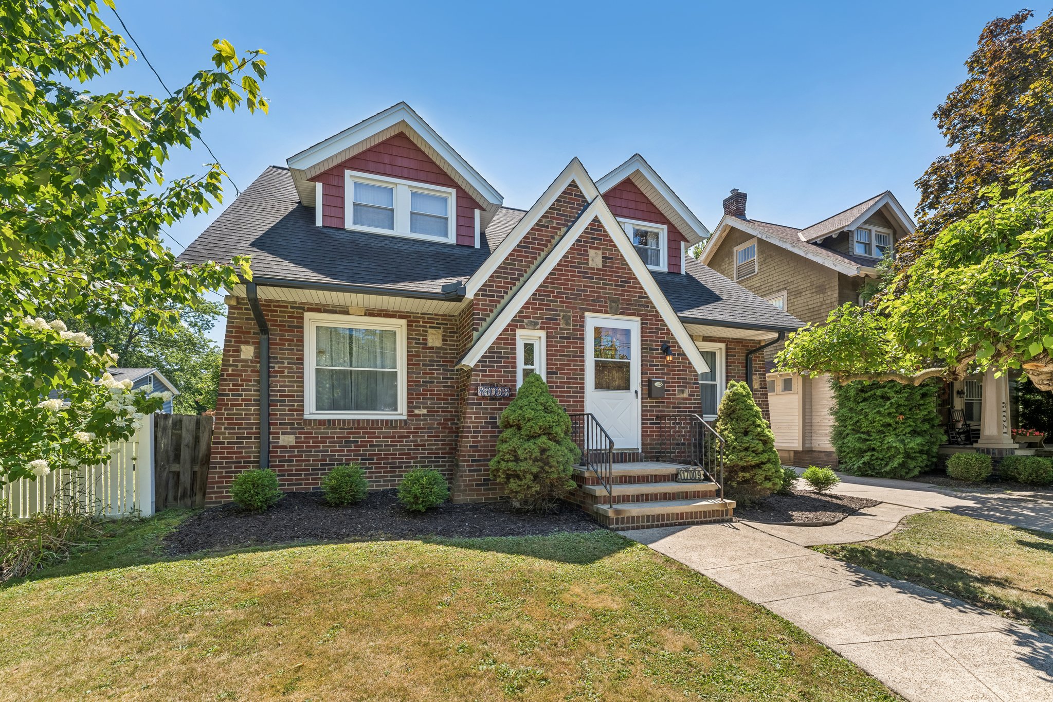 Bradgate Ave-S0508-003.jpg