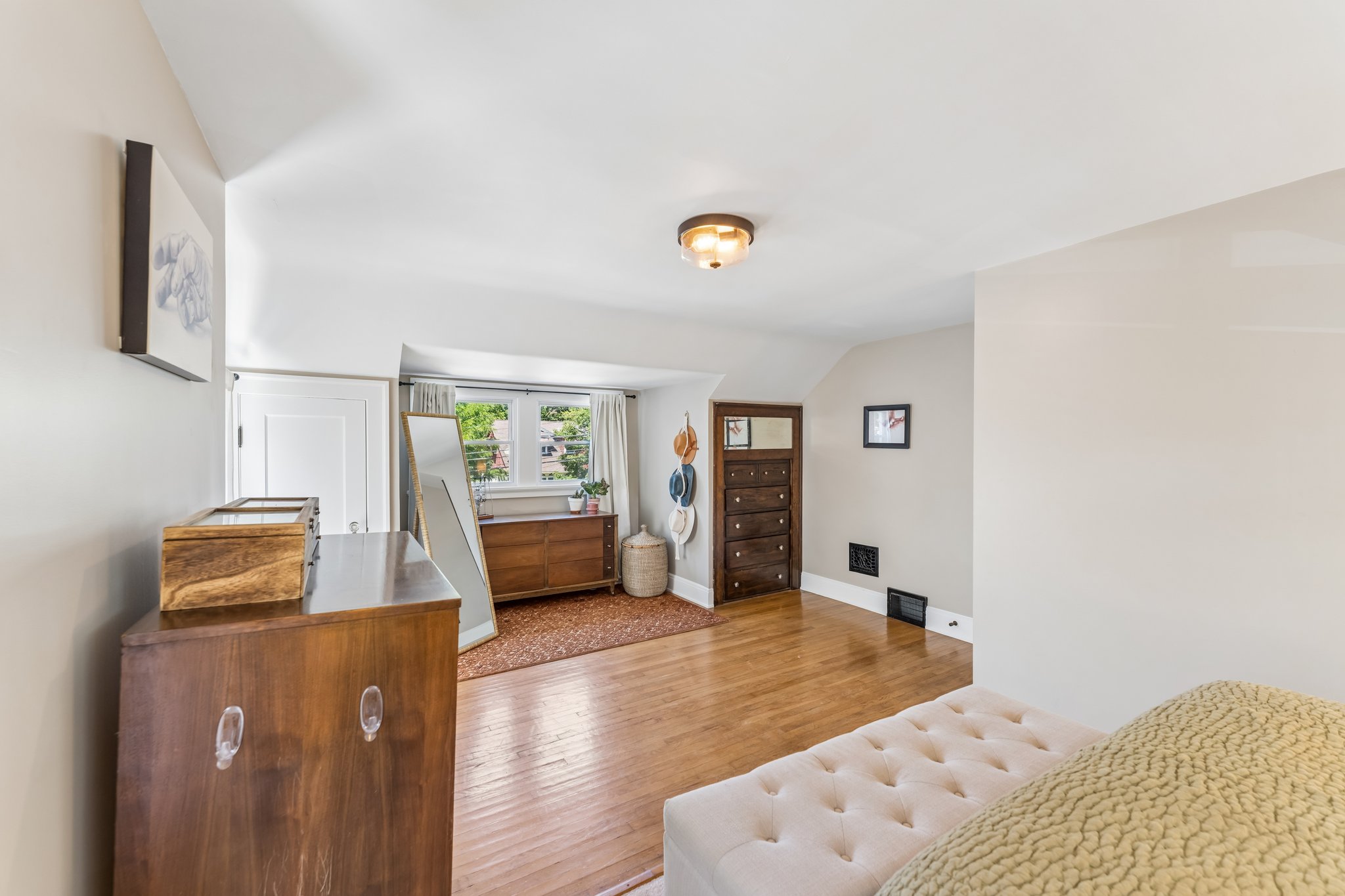 Bradgate Ave-S0508-019.jpg