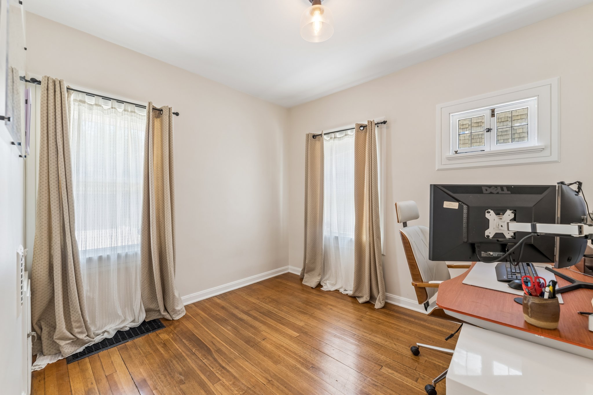Bradgate Ave-S0508-027.jpg