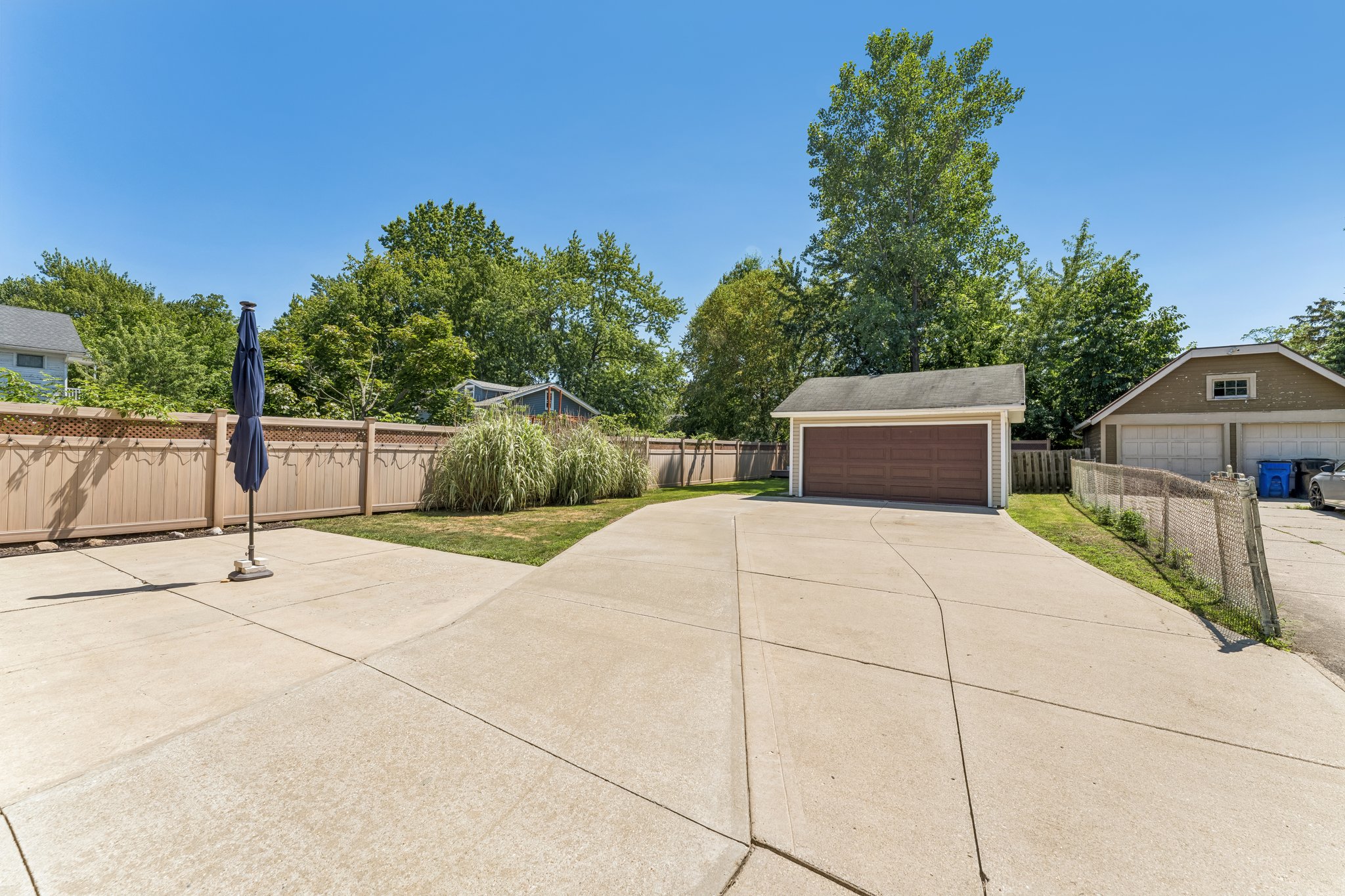 Bradgate Ave-S0508-037.jpg