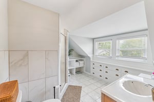 Bradgate Ave-S0508-020.jpg