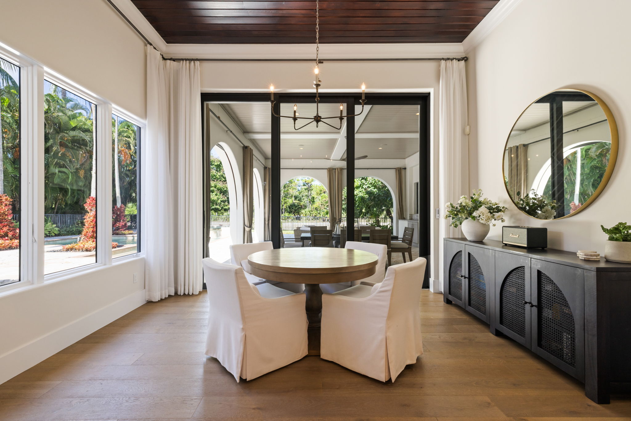Kitchen/Breakfast Area