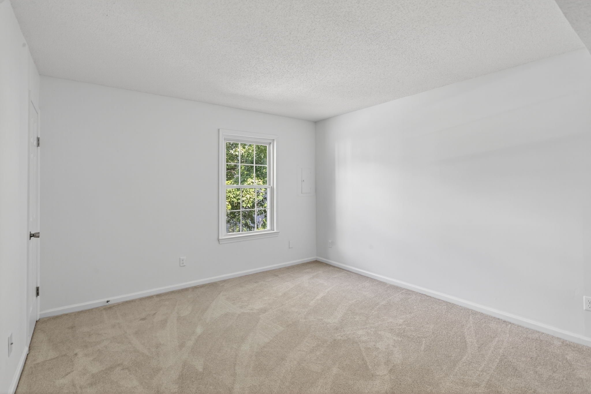 Great space and updated carpet