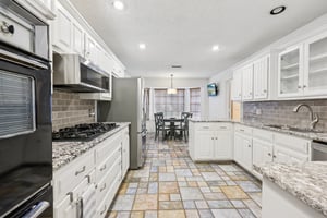 Carlton Dr-S0110-014.jpg
