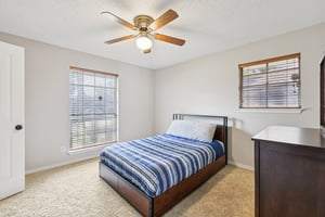 Carlton Dr-S0110-025.jpg
