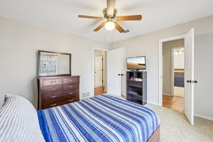 Carlton Dr-S0110-026.jpg