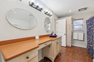 Carlton Dr-S0110-029.jpg
