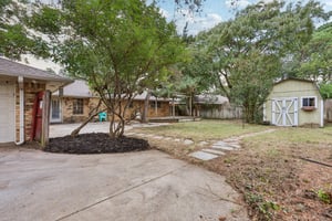 Carlton Dr-S0110-032.jpg