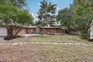 Carlton Dr-S0110-034.jpg