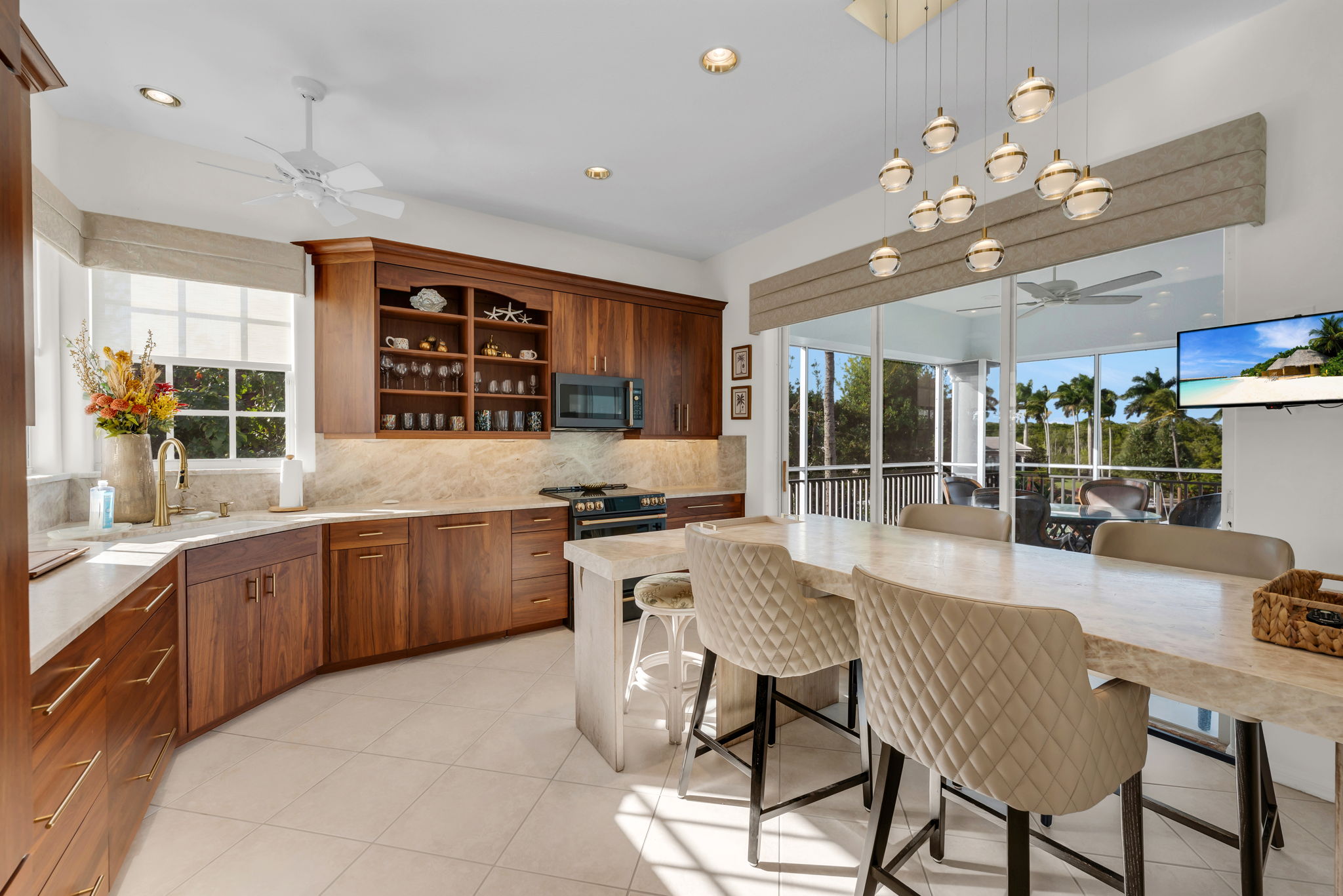 Breakfast Bar - Island - Kitchen