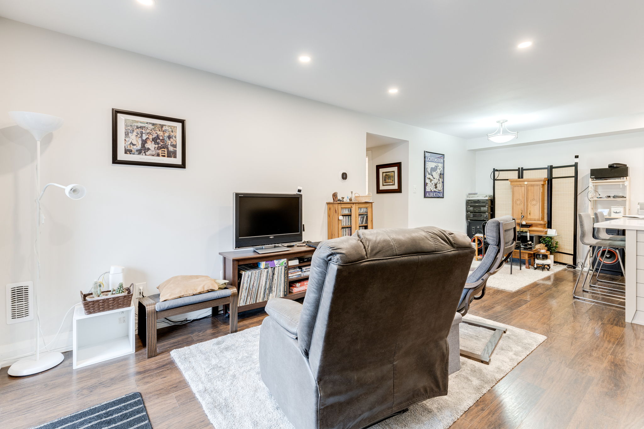 Burlington property showcase — delivered property photograph 3