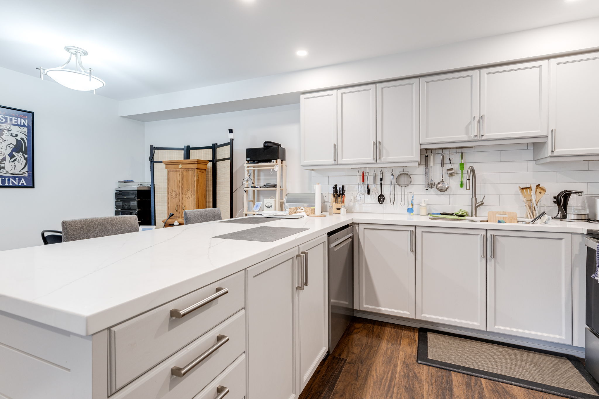 Burlington property showcase — delivered property photograph 8