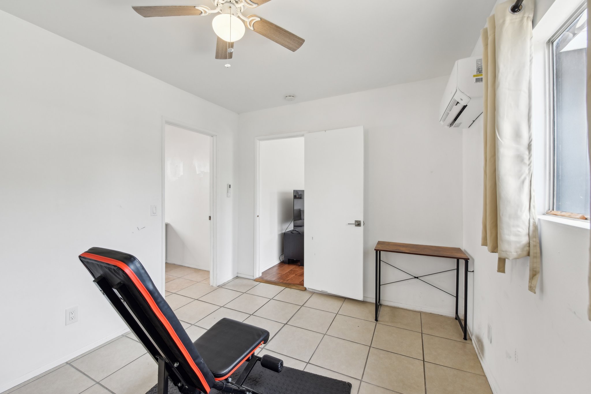 N Oxford Ave-1305-011.jpg