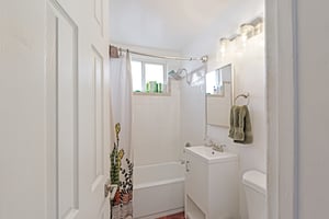 N Oxford Ave-1305-014.jpg