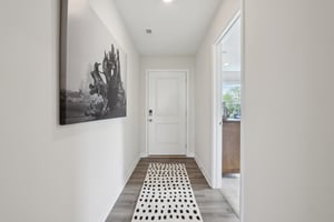N Winthrop Rd-0605-008.jpg