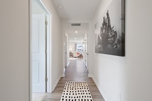 N Winthrop Rd-0605-009.jpg