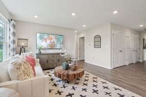 N Winthrop Rd-0605-012.jpg