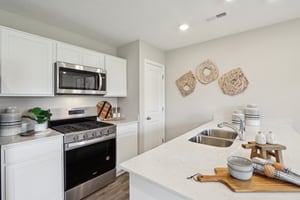 N Winthrop Rd-0605-021.jpg