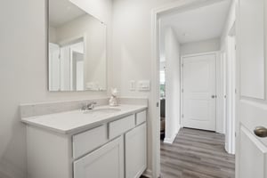 N Winthrop Rd-0605-042.jpg