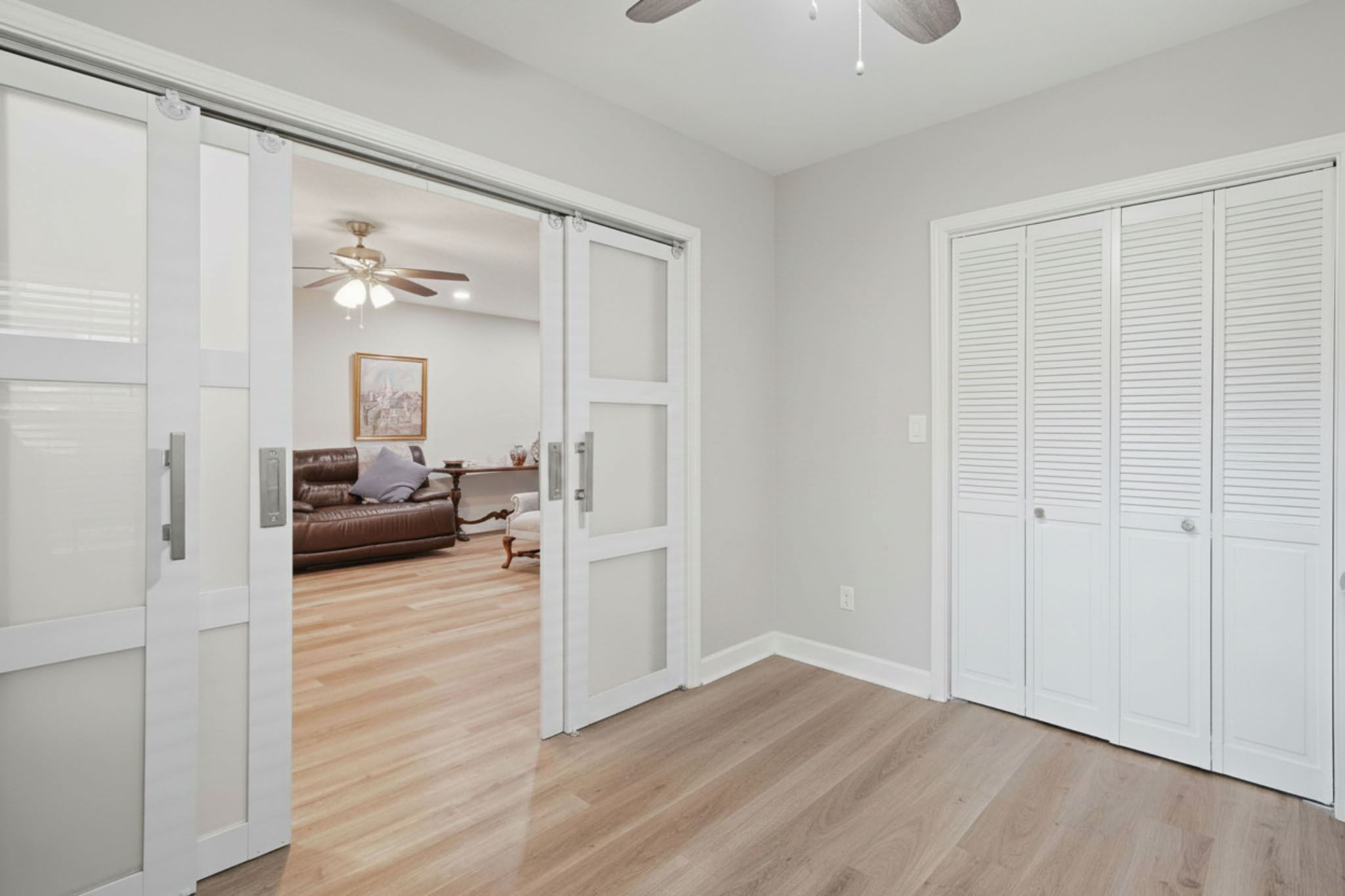 Let' Remove the Treadmill and look at view into the Living Area...VIRTUALLY STAGED