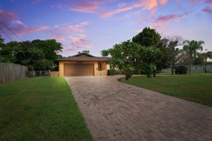  Photo 0