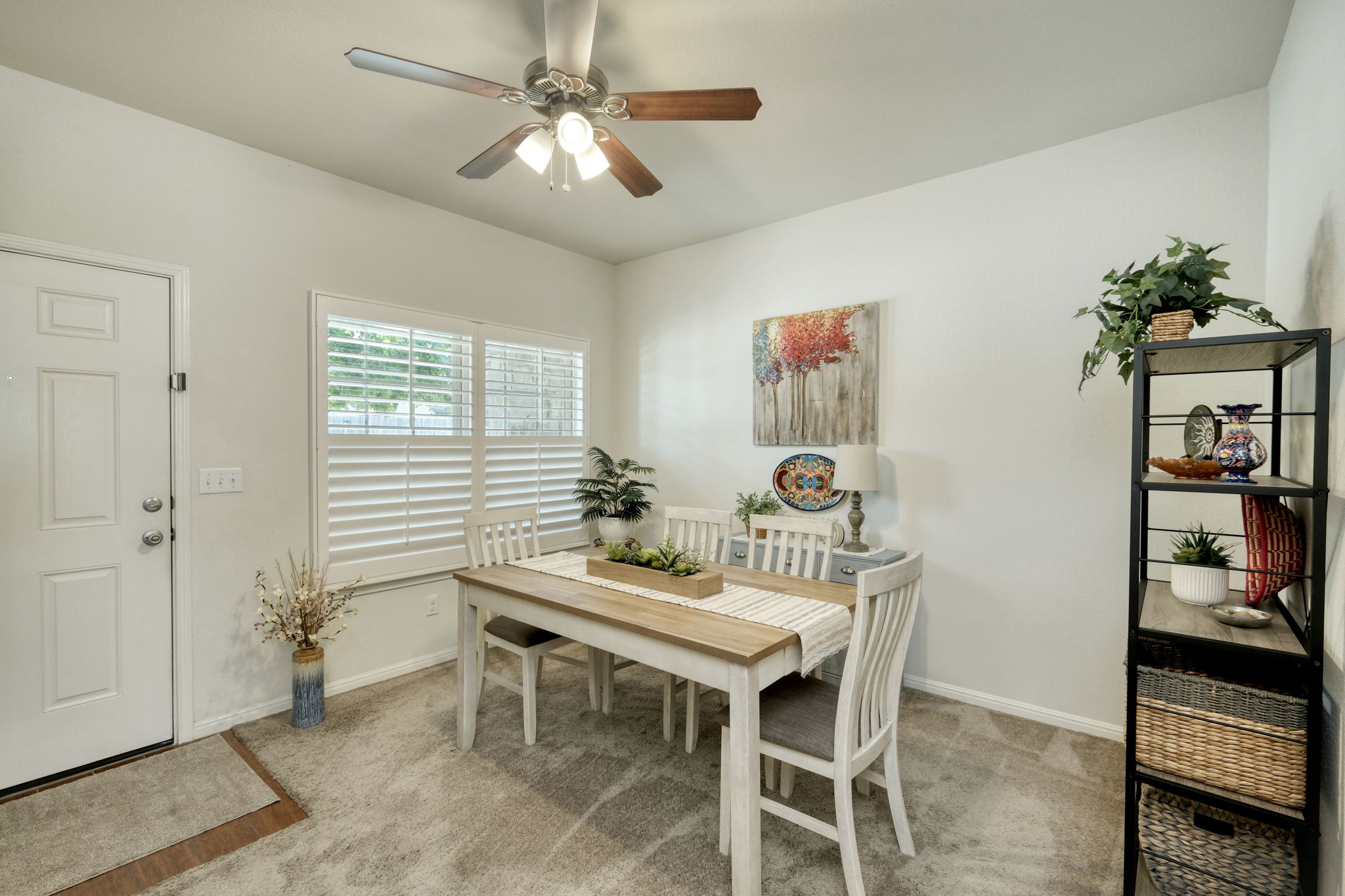Dining/Flex Space/Entry