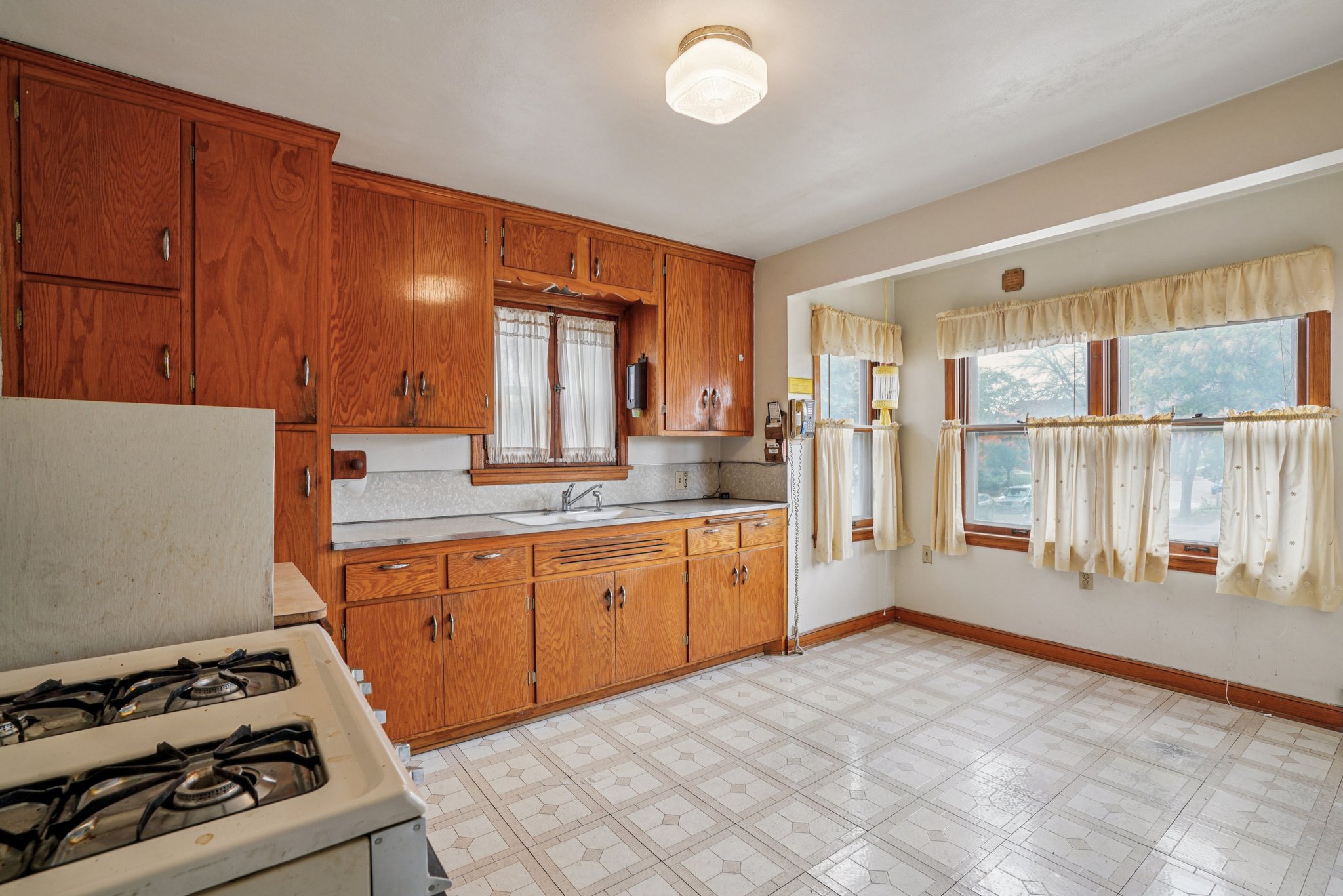 W Oklahoma Ave-S3010-011.jpg