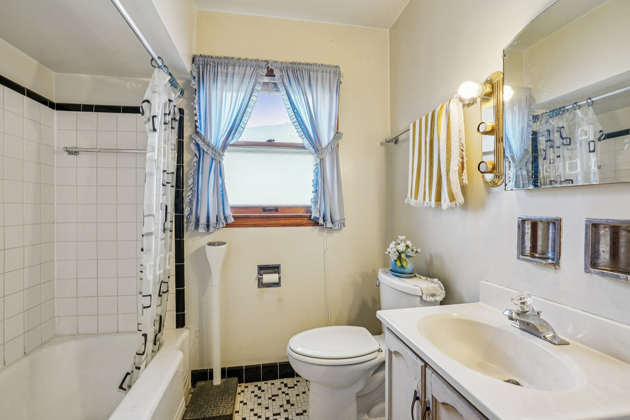 W Oklahoma Ave-S3010-028.jpg