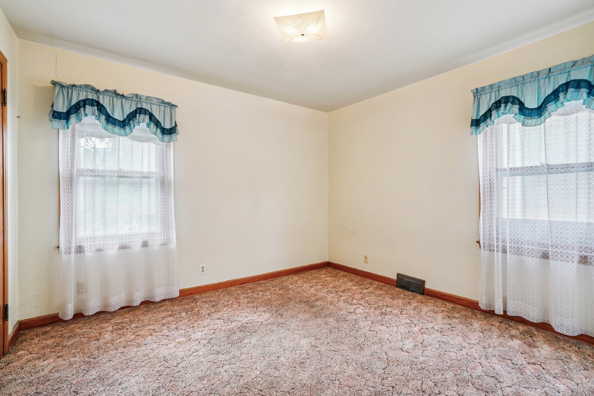 W Oklahoma Ave-S3010-043.jpg