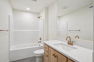 NE 82nd St-S1907-037.jpg